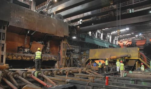 河鋼舞鋼第一軋鋼廠大檢修掠影 水電維修材料的“隱形戰(zhàn)場(chǎng)”